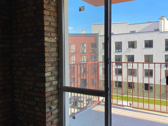 Однокімнатна квартира в будинку з даховою газовою котельнею. Ровно