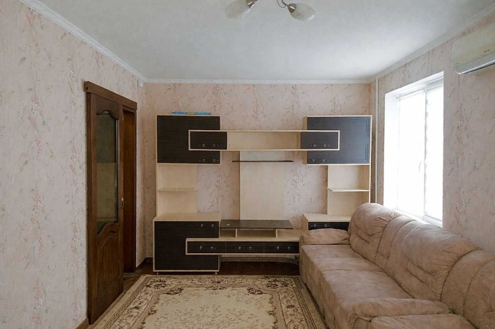 Продам 3х ком.кв.с ремонтом и мебелью по ул.Рабочей. - фото 1