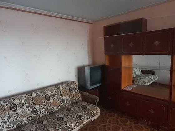 Продається 2 кімнатна квартира в Саксаганському районі .