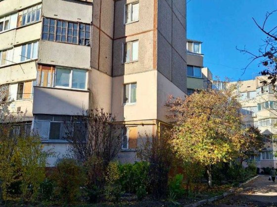 4-кімн. квартира, вул. 49 Гвард. Дивізіі, 4-й поверх Херсон