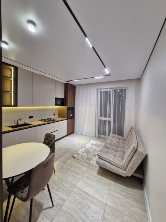 Продається 1 кімнатна квартира по вул. Загребельна - фото 1