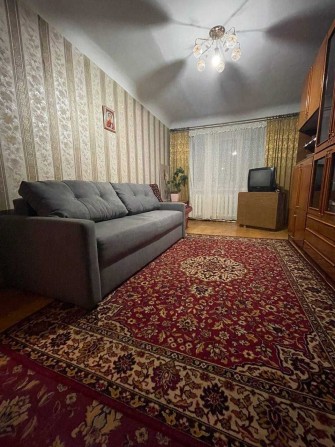 Продам 2 кімнатну квартиру в цегляному будинку, в районі ЗОШ №12. - фото 1