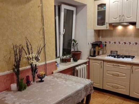 Трикімнатна квартира в цегляному будинку. Фурманова. Полтава