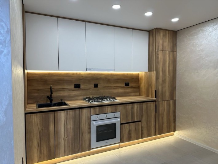 Продається 2 кімнатна квартира по вул. Смакули - фото 1