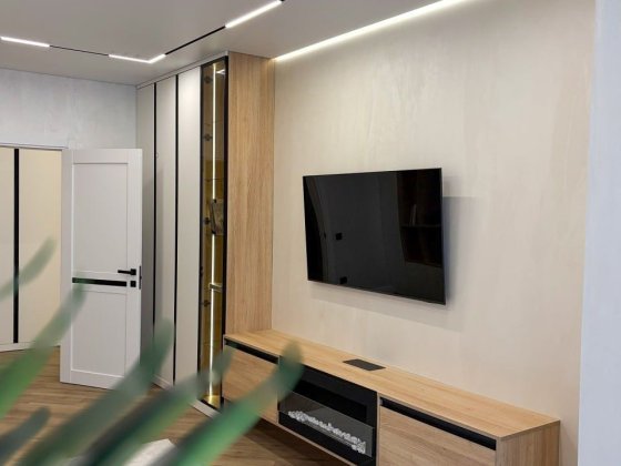 2-новобудова біля ТЦ Майдан з добротним ремонтом!