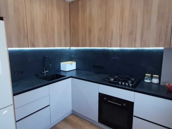 Продам простору 3-х кімнатну квартиру з новим сучасним ремонтом Полтава