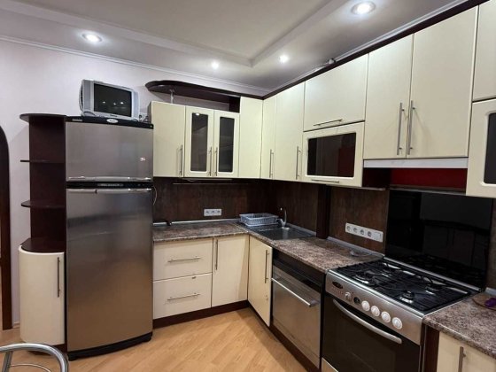 3к! квартира, Поділ, 4/10 поверх, 85 м2, цегла, КОТЕЛ, з євроремонтом Полтава