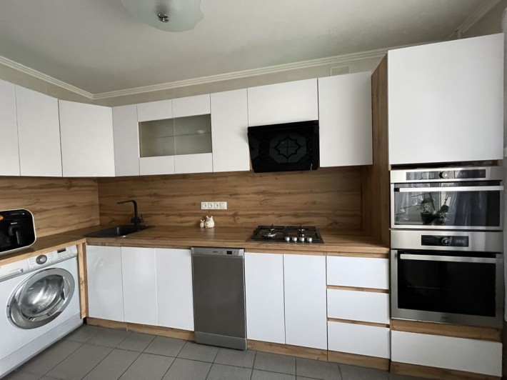 Трикімнатна по Гайдамацькій з автономним газовим ораленням - фото 1