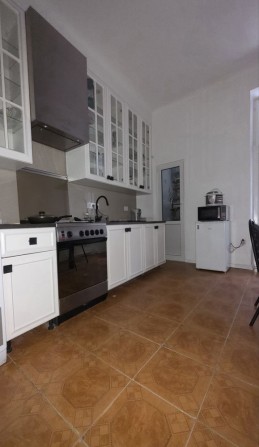 2 кім. Австрійський  напівлюкс   у самому центрі міста - фото 1