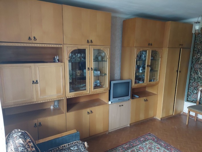 Продам 1 кімнатну квартиру в центрі на Бельгійській 4 поверх ліфт - фото 1