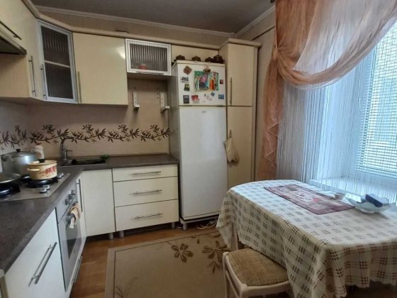 Продам 4-кім квартиру АВТОНОМНЕ ОПАЛЕННЯ. вул. Небожинського. Ровно