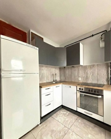 Продаж ТЕПЛОЇ 3х кімнатної, ГЕРОЇВ МАЙДАНУ (ТЦ МАЙДАН) частково РЕМОНТ - фото 1