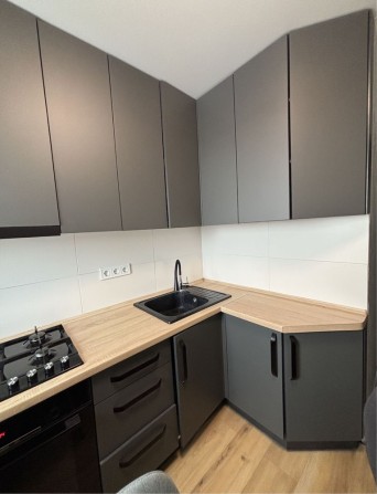 Квартира з капітальним ремонтом! - фото 1