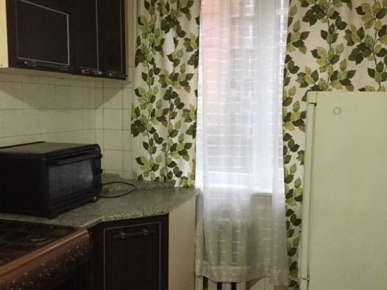 Продаж 3-кімнатної квартири з балконом та лоджією, вул. Героїв Крут Черновцы