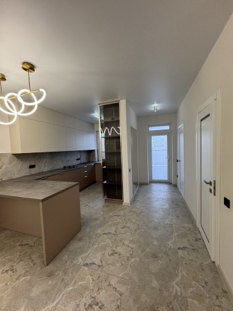 Продаж 3-кім тауна з євроремонтом! - фото 1