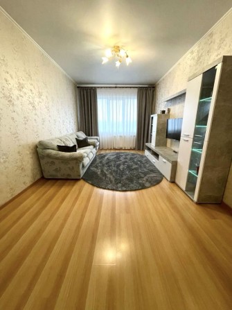 Трикімнатна квартира біля парку. - фото 1