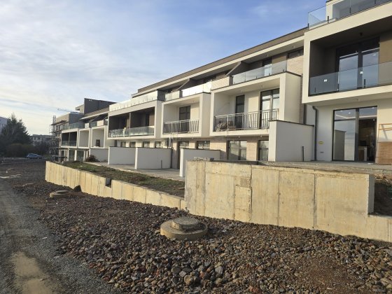 Квартира 105,8 м² з терасою,землею та паркомісцем 1 поверх ЖК Вербний Ужгород