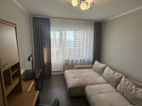 Продам світлу 3-кімнтну квартиру з  автономним опаленням. Ровно