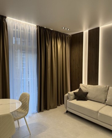 Продається сучасна 1,5 кімнатна квартира. ЖК Crystal - фото 1