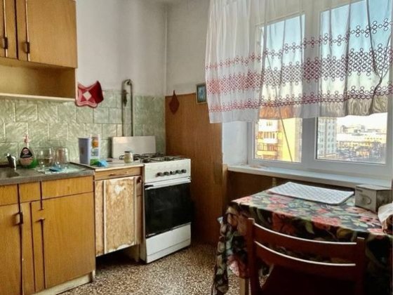 Продам 1к ЧЕШКУ з видом на ПАРК ЖОВТНЕВИЙ, ГЕРОЇВ МАЙДАНУ (Гардероб) Чернівці