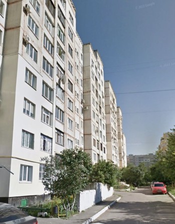 Квартира покращеного планування в спальному районі міста - фото 1