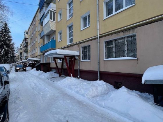 Продаж 2 кімнатної квартири у житловому стані в районі 12 школи Рівне