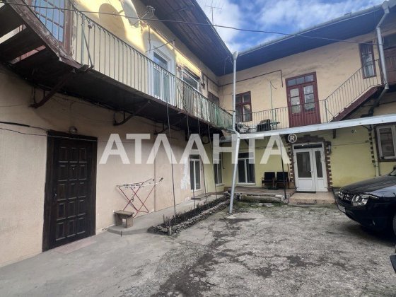 3-кімнатна, історичний центр, під ремонт Чернівці