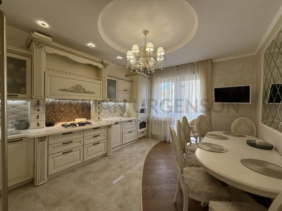 Продаж 3к квартири 90 кв.м / вул. Возз'єднання, Боздош Ужгород