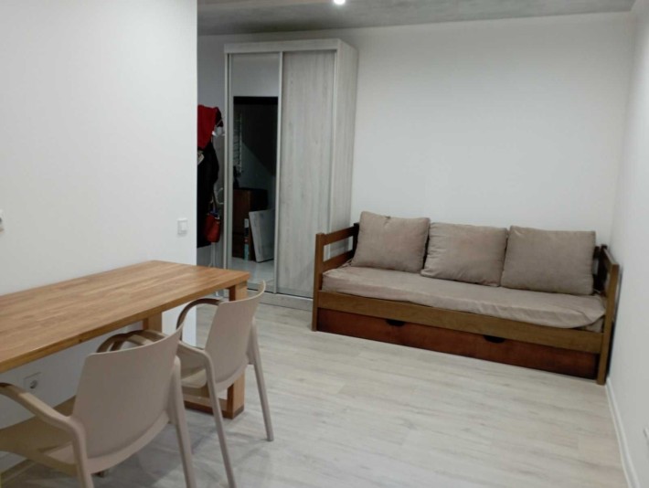 Продаж трьох кімнатної квартири - фото 1