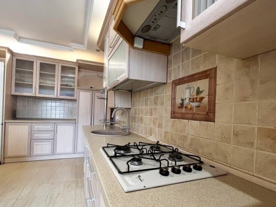 Продаж 3к квартири з якісним ремонтом неподалік центру міста Ровно