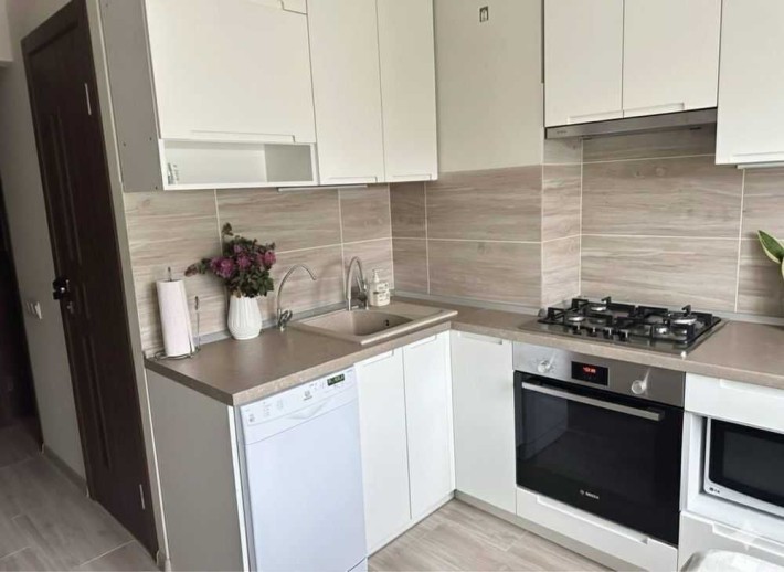 2 к квартира з євороремонтом, площа 52 кв.м. - фото 1