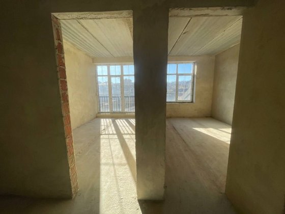 Простора та світла 2к.кв. на 2 поверсі (65м2) Черновцы