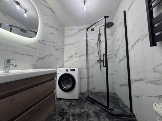 Продаєтья 2-на Квартира Петриків Тернополь