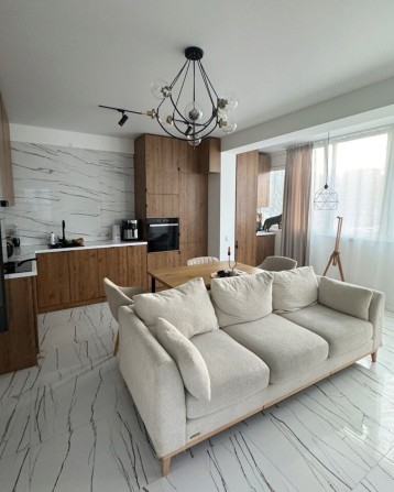 Продається 2 кімнатна квартира по вул. Миру - фото 1