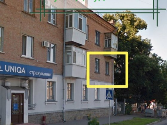 Центр | Монастирська, 5 | Сталінка | 3 м стелі | Закритий двір Полтава