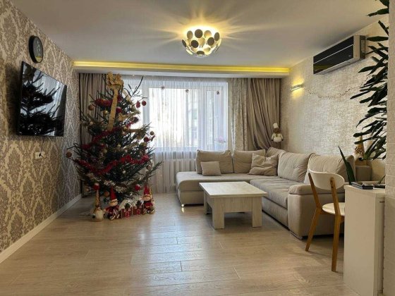 прордаж чотирикімнатна квартира в центральному районі міста Ровно