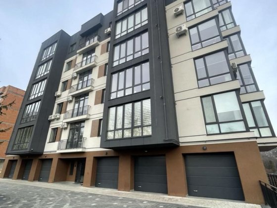 Однокімнатна квартира в клубному будинку з ремонтом Ровно