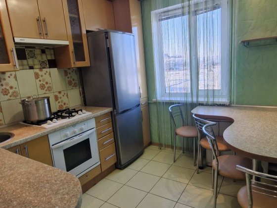 Продаж трикімнатної на початку Косовщіни.  Розглянемо єВідновлення Суми