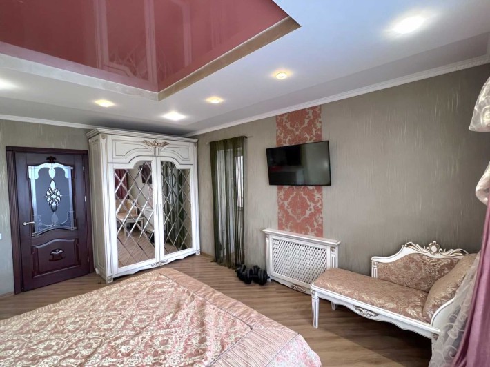 √ Продається 2 кімнатна квартира в класичному стилі - фото 1