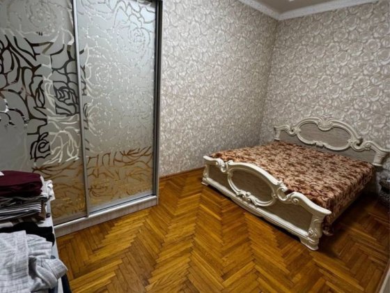 3-кімнатна квартира з євроремонтом, центр міста• Чернівці