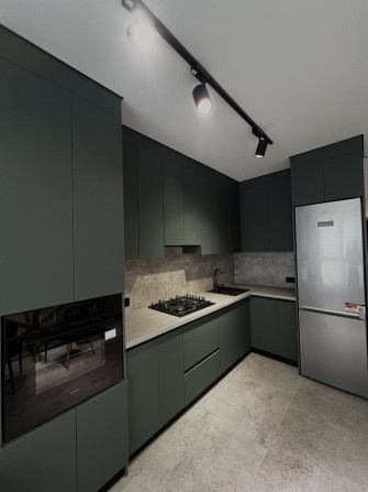 Продаж укомплектованої 1к квартири з сучасним ремонтом на Щасливому - фото 1