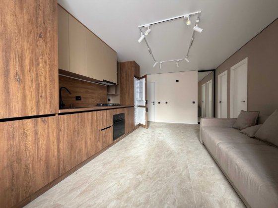 Продам трикімнатну велику квартиру на 4 поверсі! Тернополь