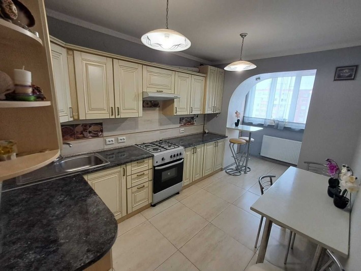 Продам 3-кімнатну квартиру з ремонтом який робився для себе! - фото 1