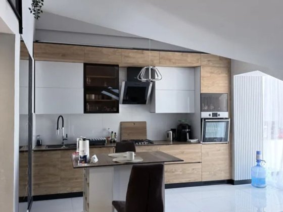 Продаж 2к квартири 102 кв. м на вул. Лозовецька Тернополь