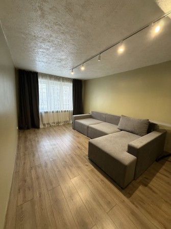 Трикімнатна квартира з ремонтом на другому поверсі - фото 1