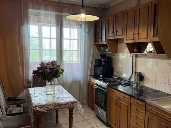 V Продам 3-кімнатну квартиру, 66,5 м², Північний Ровно