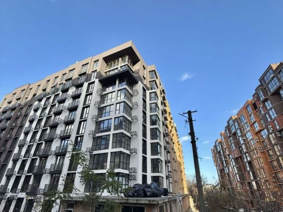 Продається 2-кімнатна новобудова р-н Майдану Черновцы