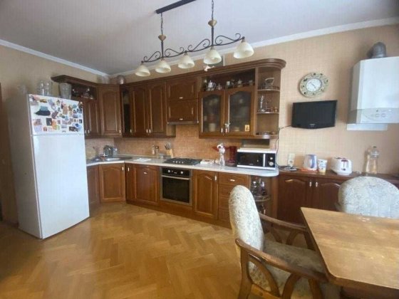 Продам простору 3-кімнатну квартиру в центрі Полтави Полтава