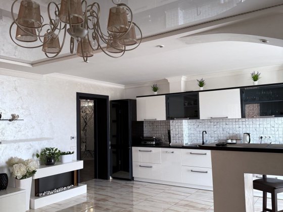 Трьох кімнатна квартира біля торгівельного центру Лавина Суми