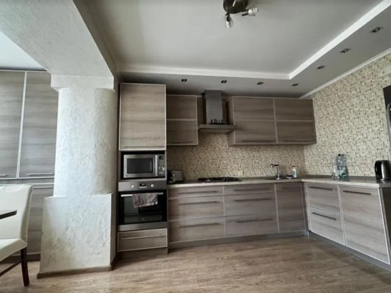 Продаж 3к квартири 95 кв. м на просп. Бандери Степана Тернополь
